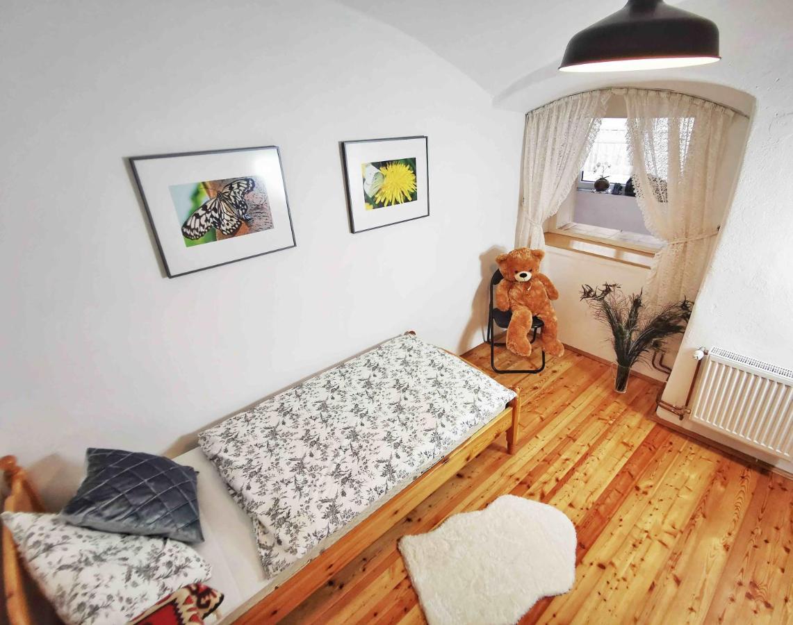 Ferienwohnung Himmelberg 80M2 In Der Altstadt Und Toll Fuer Familien Klagenfurt am Woerthersee Bagian luar foto
