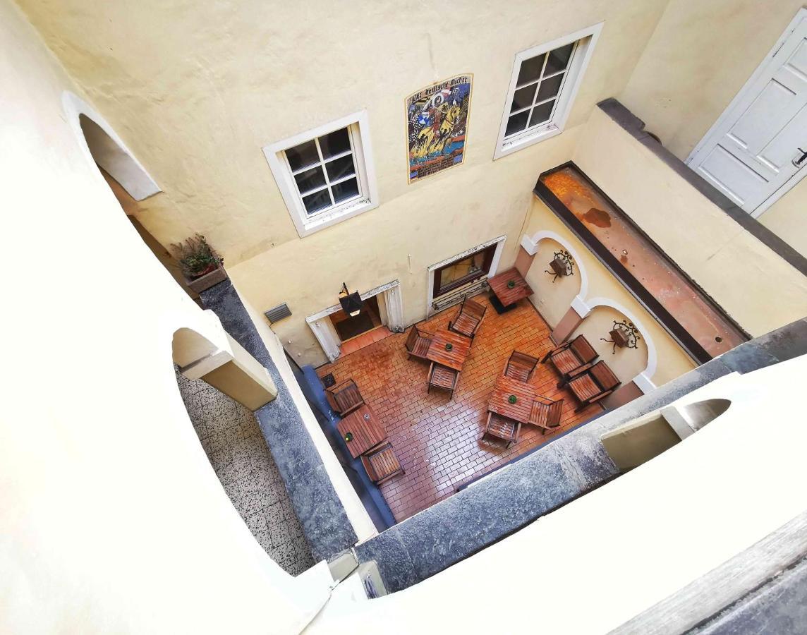 Ferienwohnung Himmelberg 80M2 In Der Altstadt Und Toll Fuer Familien Klagenfurt am Woerthersee Bagian luar foto